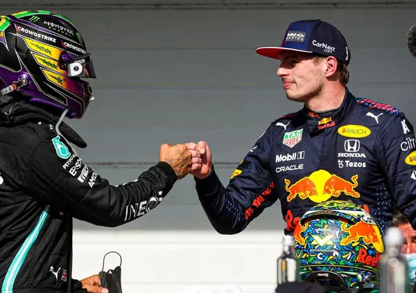 S&igrave;, Verstappen ha davvero detto a Hamilton: "Vuoi vedere di nuovo il mio piercing al capezzolo?"