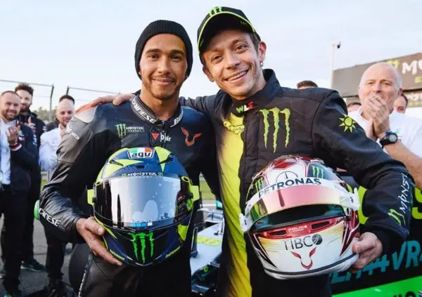 [VIDEO] Valentino Rossi e Lewis Hamilton, l'intervista doppia ai due amici che sarebbero potuti essere rivali