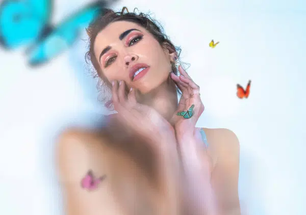 Alziamo il volume con Nina Zilli e la sua "Munsta", un singolo di trasformazione 