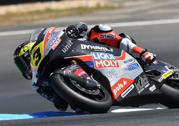 [VIDEO] Spaventoso botto all'Estoril, contro il muro senza lasciare la moto