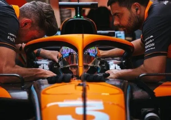 Lando Norris a Barcellona stava cos&igrave; male da non riuscire a parlare: il codice di comunicazione usato via radio con l&rsquo;ingegnere