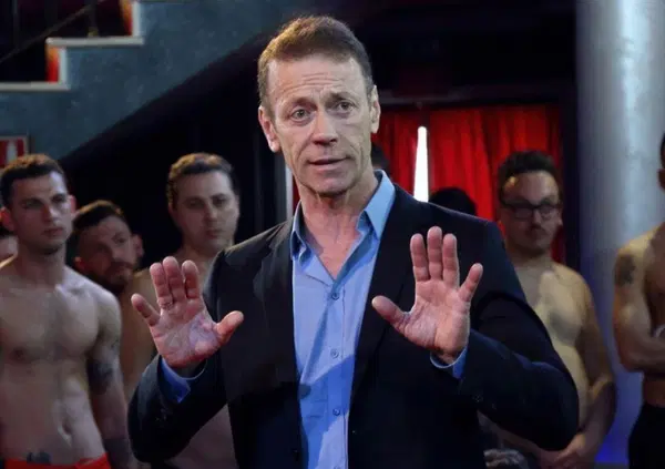 Abbiamo vinto una borsa di studio all'Universit&agrave; di Siffredi: per voi la prima lezione con Marika Milani e le "Rocco's Girls Gangbangers" [VIDEO]