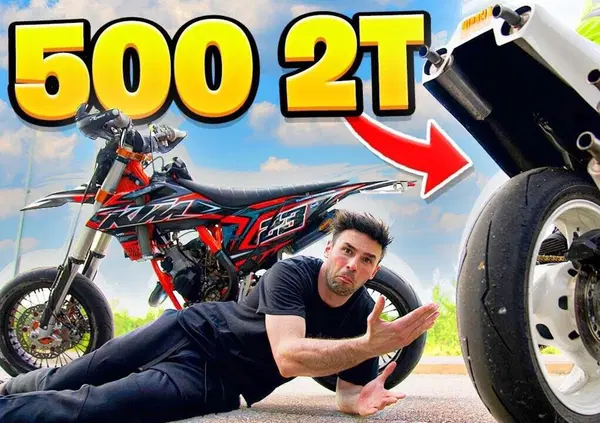 [VIDEO] Luca Salvadori sfida una Yamaha RD 500 2T con il KTM 'pi&ugrave; veloce d'Italia'