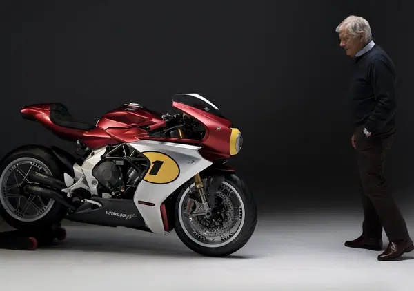 Gli 80 anni di Giacomo Agostini: &ldquo;L&rsquo;altro giorno ero a 250 Km/h, ma ho paura della morte. Il mio record? Non vedo nessuno&rdquo;