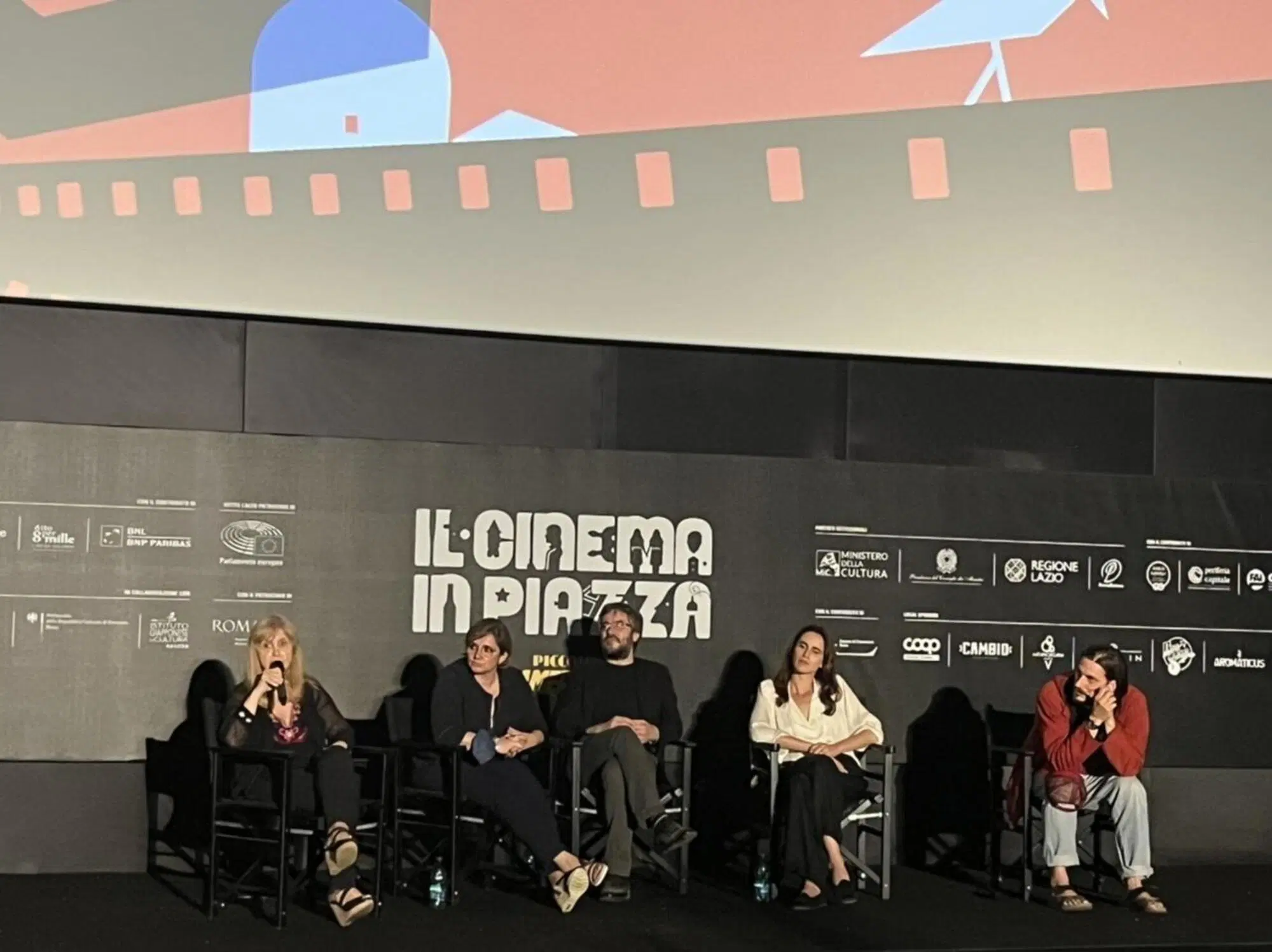Dori Ghezzi, Luca Marinelli, Valentina Bell&egrave; e gli sceneggiatori alla presentazione a Roma di "Fabrizio De Andr&eacute;-Principe libero"