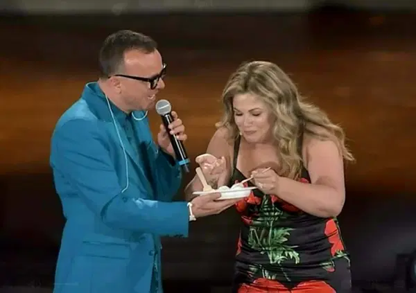 "Nuovo" aveva ragione, Vanessa Incontrada &egrave; davvero curvy: perch&eacute; non possiamo dirlo? Ma la bellezza non c'entra un ca**o