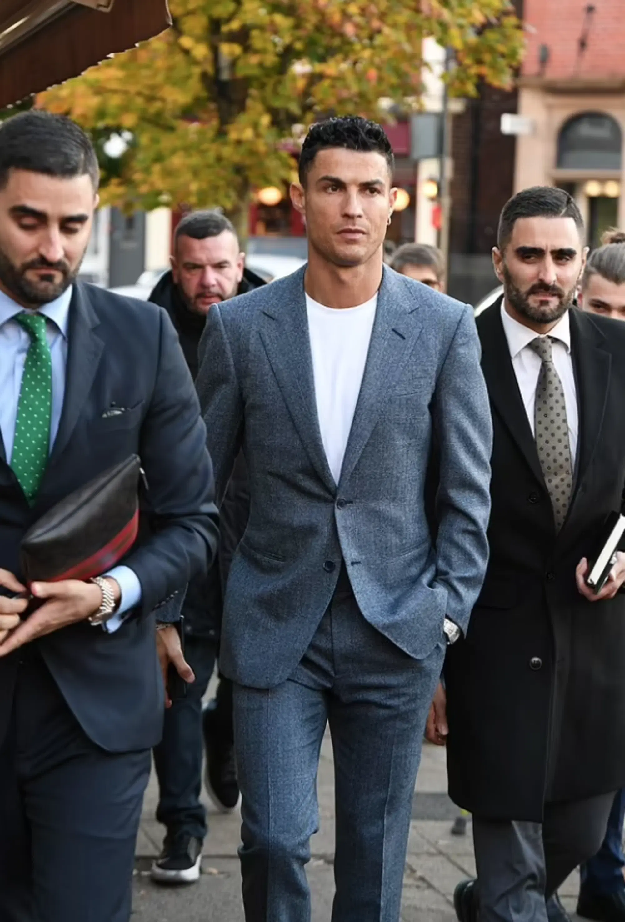2022062Ronaldo con i gemelli Ramalheiro, addetti alla sua sicurezza1 101241537 6576