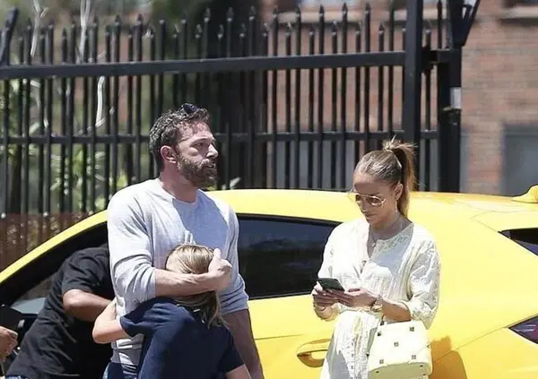 Ben Affleck e l'incidente in Lamborghini del figlio (di 10 anni), con Jennifer Lopez a bordo  [VIDEO]