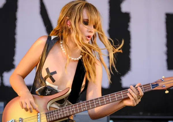 Il caso dei finti sold out, Fegiz: "La Amoroso non ha n&eacute; cultura n&eacute; repertorio, come M&aring;neskin e Cremonini". Mentre su Mengoni e altri...