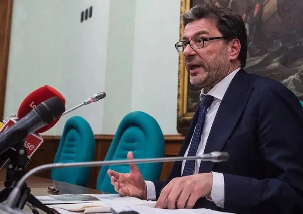 Confindustria, il ministro Giorgetti e i petrolieri mettono in discussione l'elettrico: "Altre soluzioni ci sono". Ecco quali