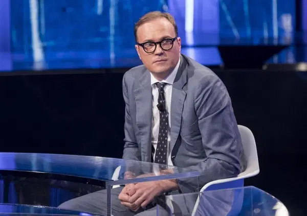 Tommaso Cerno, assist ai tassisti: "L'Italia pensi di pi&ugrave; a se stessa, basta copiare gli altri!"