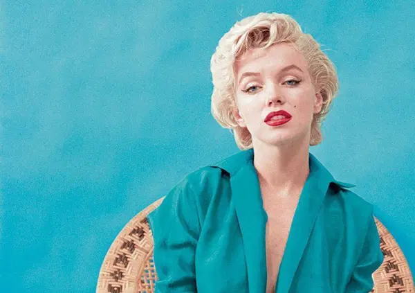 Marilyn Monroe a 60 anni dalla scomparsa &egrave; pi&ugrave; viva che mai. E quell'incrocio di date con la regina Elisabetta...