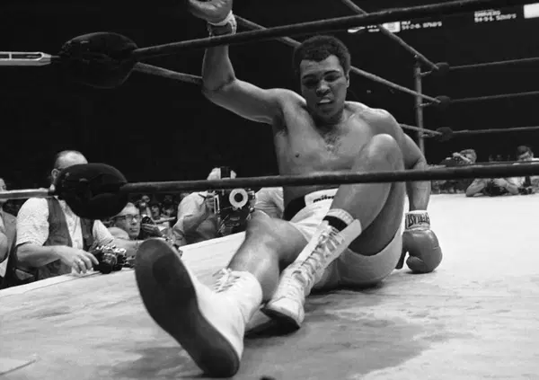 Il buio del declino. Muhammad Ali: il racconto degli ultimi anni di una Leggenda