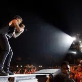 Ultimo torna ad abbracciare la sua Roma e incanta i 70 mila presenti per lui al Circo Massimo: “Abbiamo vinto noi!”  3