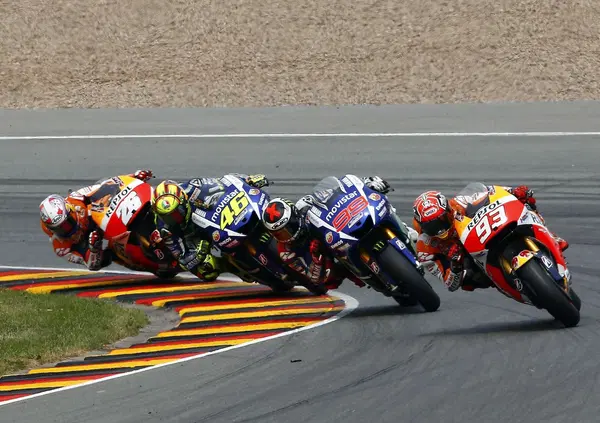 &ldquo;Il grande errore &egrave; di Valentino Rossi&rdquo;: Jorge Lorenzo sul "biscottone" con Marc Marquez del 2015