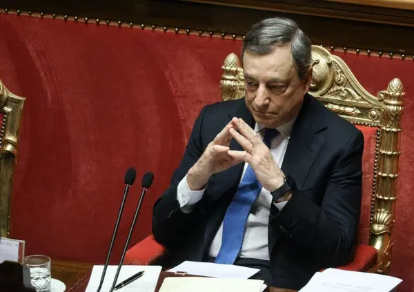 "Io sono gli italiani". Draghi si annette il popolo nella Sagra del Rabbercio
