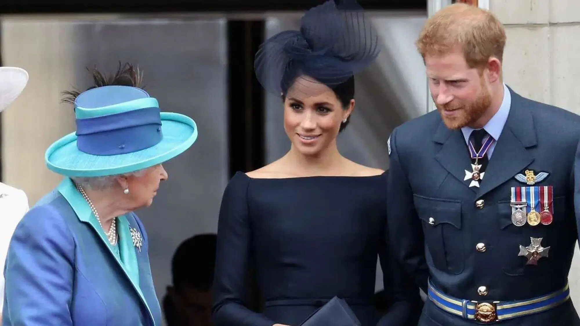 20220729 155747012 5299Harry e Meghan, duchi di Sussex, insieme alla regina Elisabetta