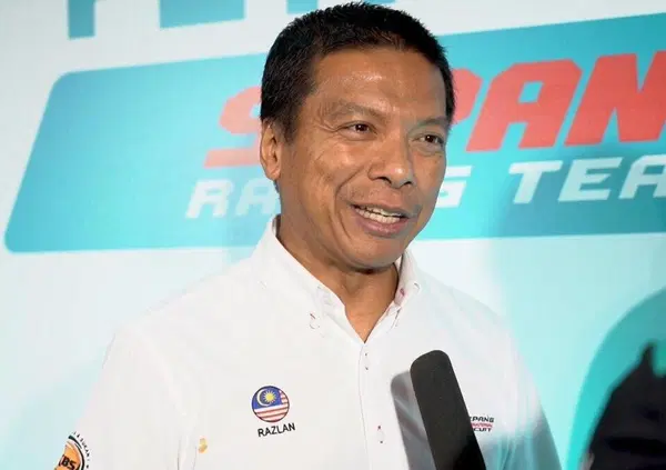 Razlan Razali su Andrea Dovizioso: "Che smetta!". I suoi problemi sono ben altri...