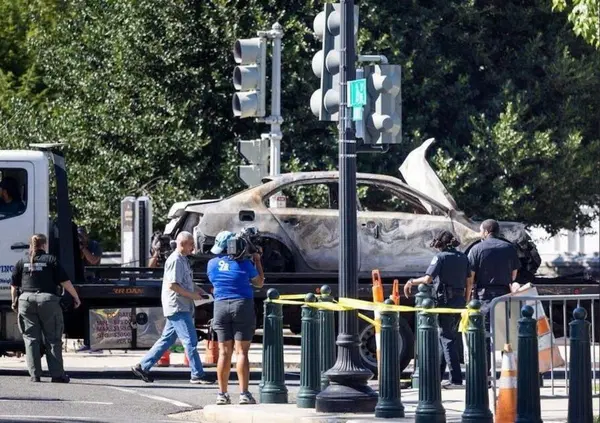 Kamikaze in auto contro il Campidoglio: incredibile ci&ograve; che &egrave; successo