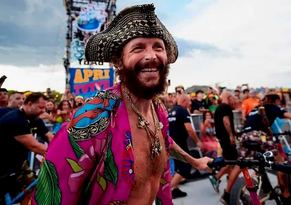 Il Jova Beach Party, il &ldquo;patto col diavolo&rdquo; del Wwf e l&rsquo;evaporazione della politica 