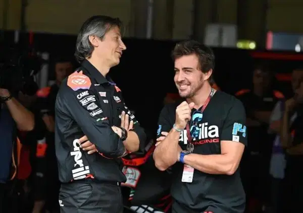 [VIDEO] Fernando Alonso, weekend a due ruote con l'Aprilia in MotoGP