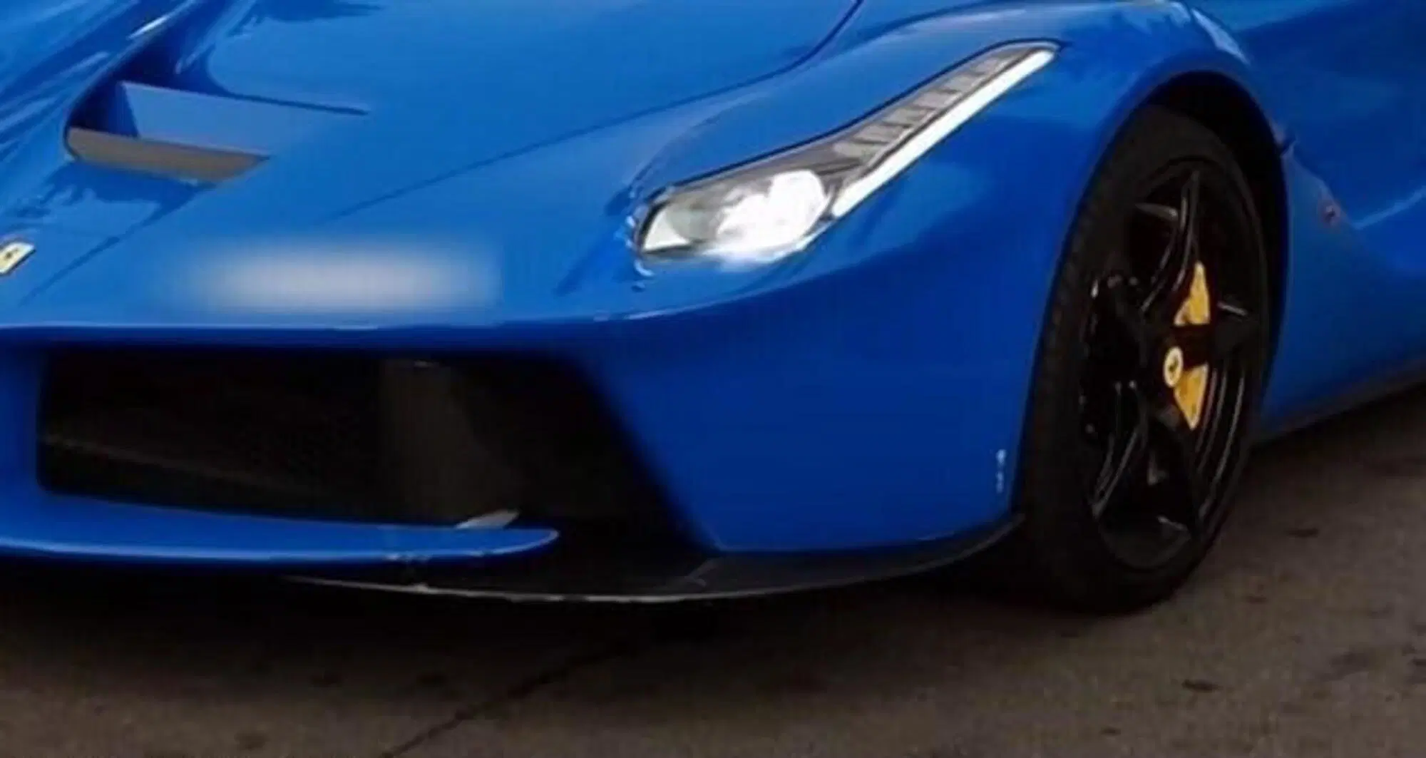 20220825 133747107 4454L'auto ha riportato solo qualche danno superficiale