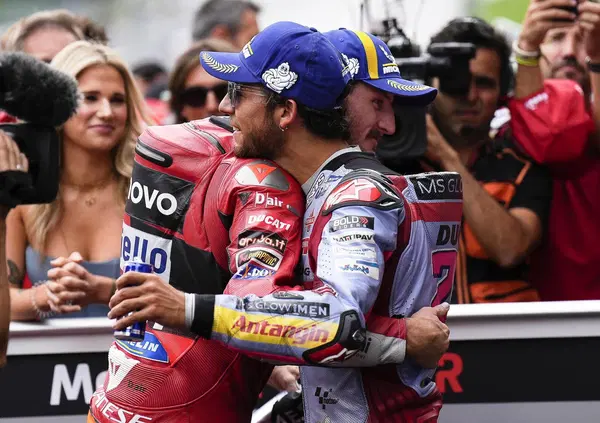 Enea Bastianini in Ducati ufficiale dal 2023: le reazioni del paddock della MotoGP e del mondo delle corse