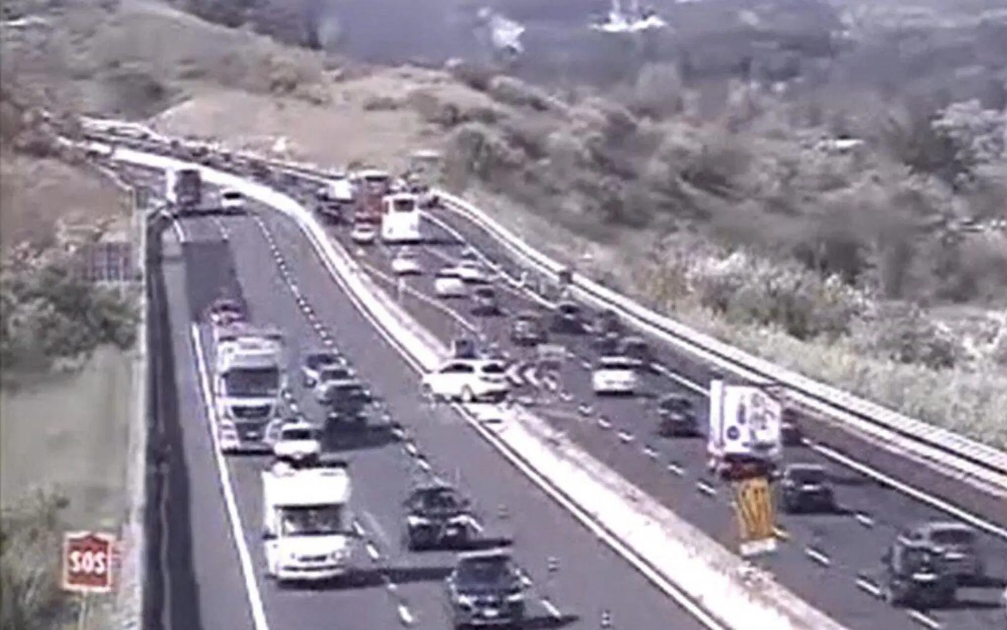 20220829 152005265 5075Il Suv che si appresta a fare inversione sull'A1