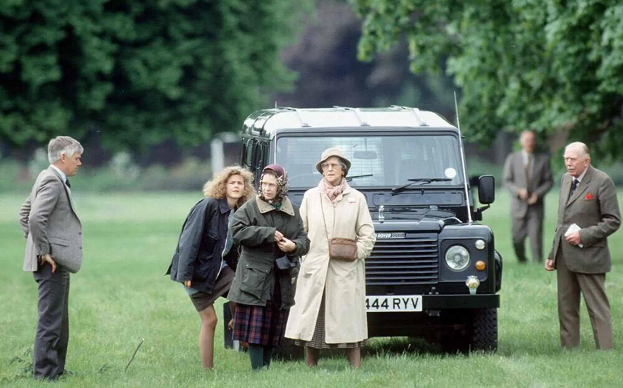 auto regina land rover defender