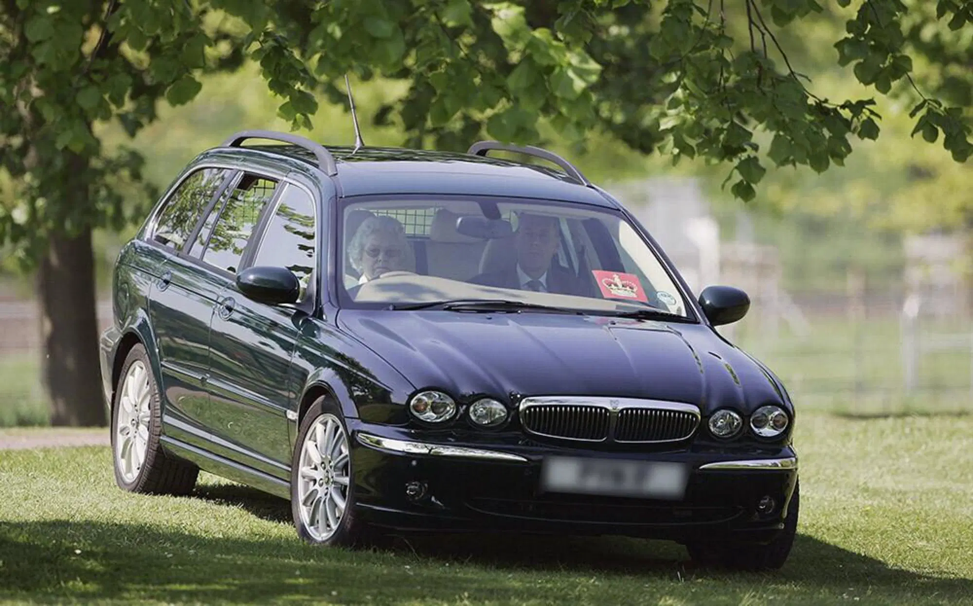 auto regina Elisabetta Jaguar X-Type Estate