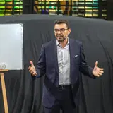 Lotus Cars ha scelto Milano per la presentazione italiana della Eletre 3