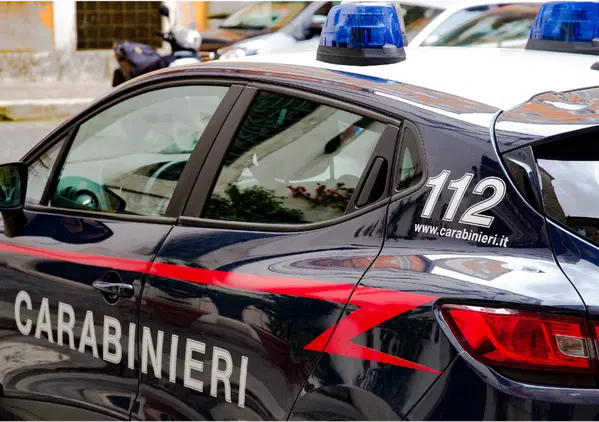 Vuole vendicarsi ma incendia l'auto sbagliata, quella del carabiniere: ecco dov'&egrave; successo 