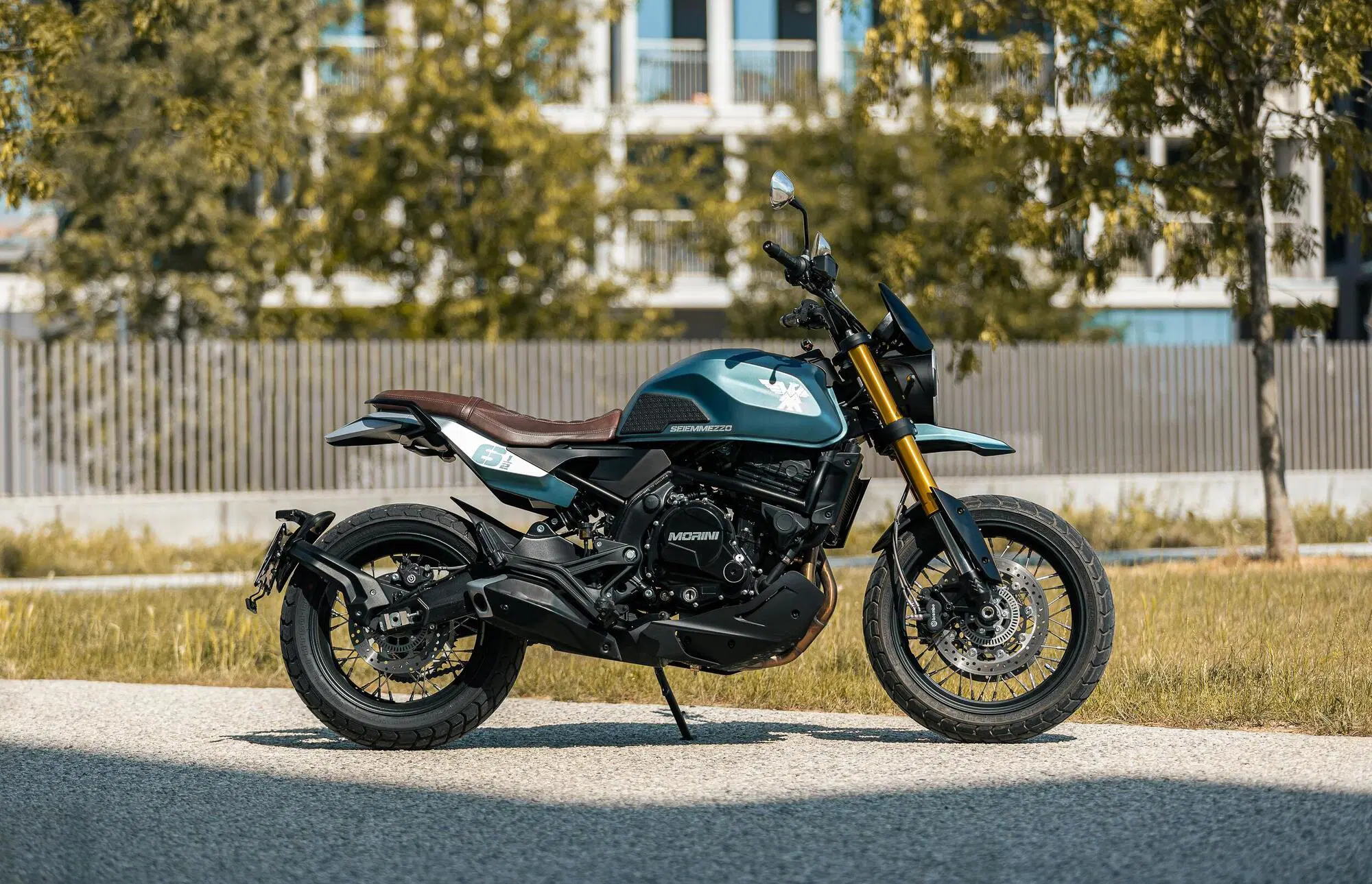 Moto Morini SEIEMMEZZO SCR laterale