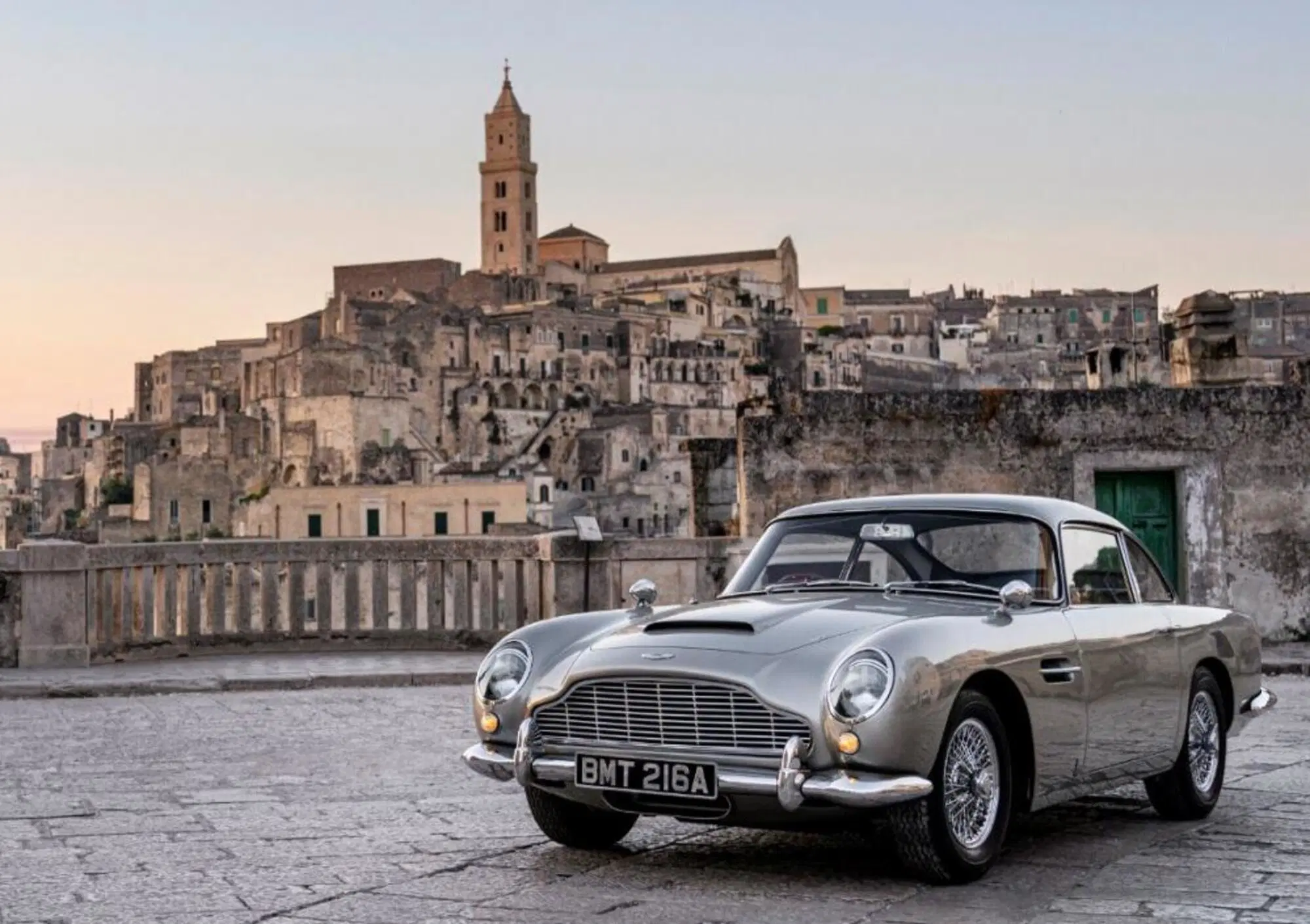 20220928 124841233 8101L'Aston Martin DB5 di James Bond usata sul set di No time to die