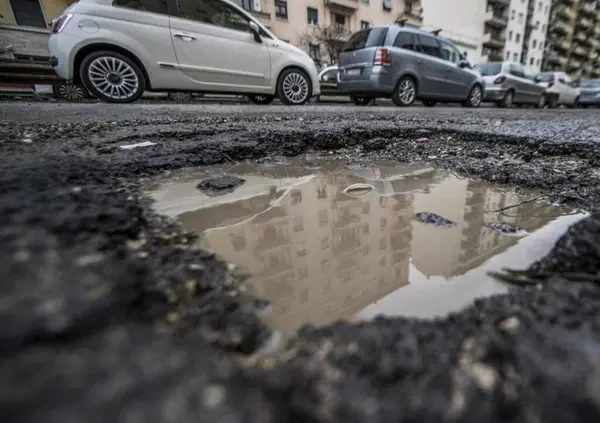 "Se cadi in una buca la colpa &egrave; tua". Le folli sentenze del Tribunale di Roma...