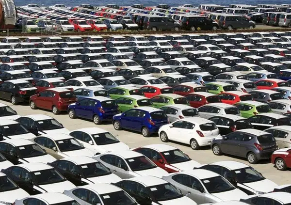 In Italia si fanno meno chilometri che in Europa. Ma &egrave; ora di cambiare le nostre vecchie auto