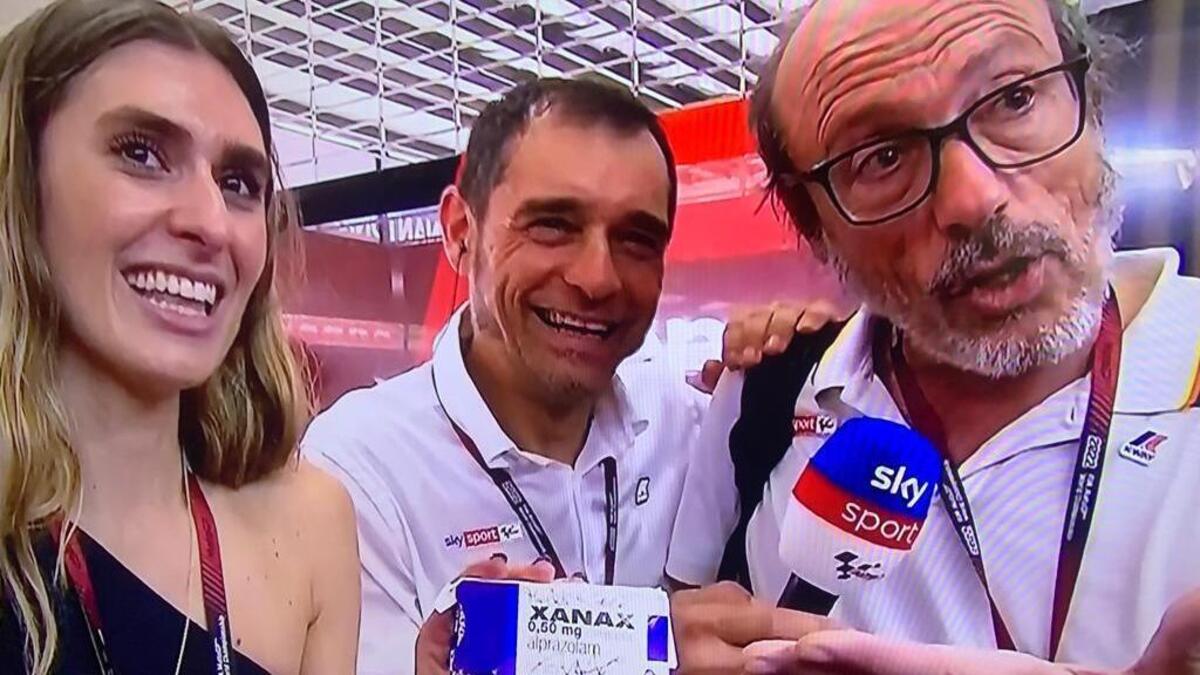 Guido Meda regala una scatola di Xanax a Domizia Castagnini, immagine