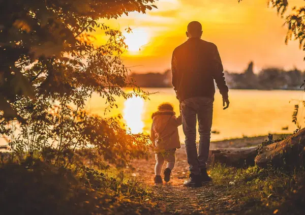 L'Italia non &egrave; un Paese per padri, ma per madri. Altro che parit&agrave; di genere e Ministero della natalit&agrave; del Governo Meloni...