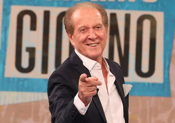 Memo Remigi via dalla Rai per una palpatina? Sgarbi non ci sta: &ldquo;Se lei non denuncia perch&eacute; farlo fuori?&rdquo;