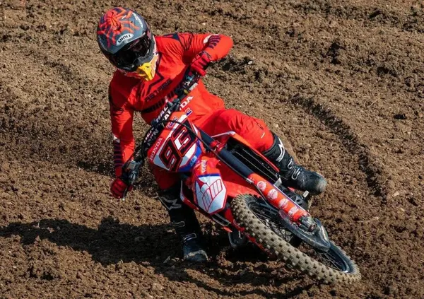 [VIDEO] Marc Marquez &egrave; tornato a rischiare col motocross: ha davvero senso allenarsi cos&igrave;?