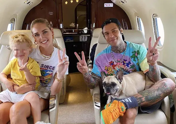 Sapete quanto inquinano i jet privati di Vacchi, Ferragnez e Kardashian? Un'inchiesta fa chiarezza