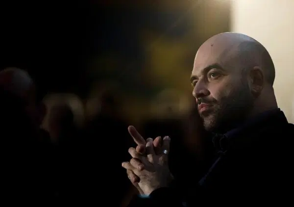 Perch&eacute; Saviano, anche se fa i capricci, dovrebbe andare a processo per le parole su Meloni. Parente: "Con lui in Mondadori io censurato"