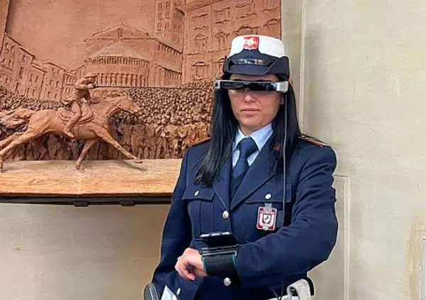 Occhio, arrivano i vigili con i super occhiali: ecco a cosa servono (ma la privacy?)