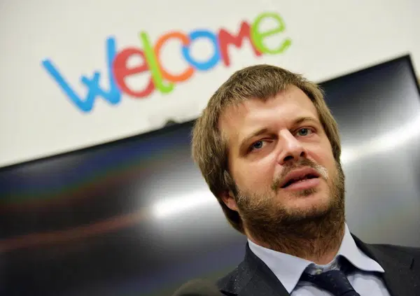 Quando Majorino diceva a Meloni: "Voi non ci siete nelle piazze". E dopo 26 anni si candida, ma la piazza l&rsquo;ha persa lui