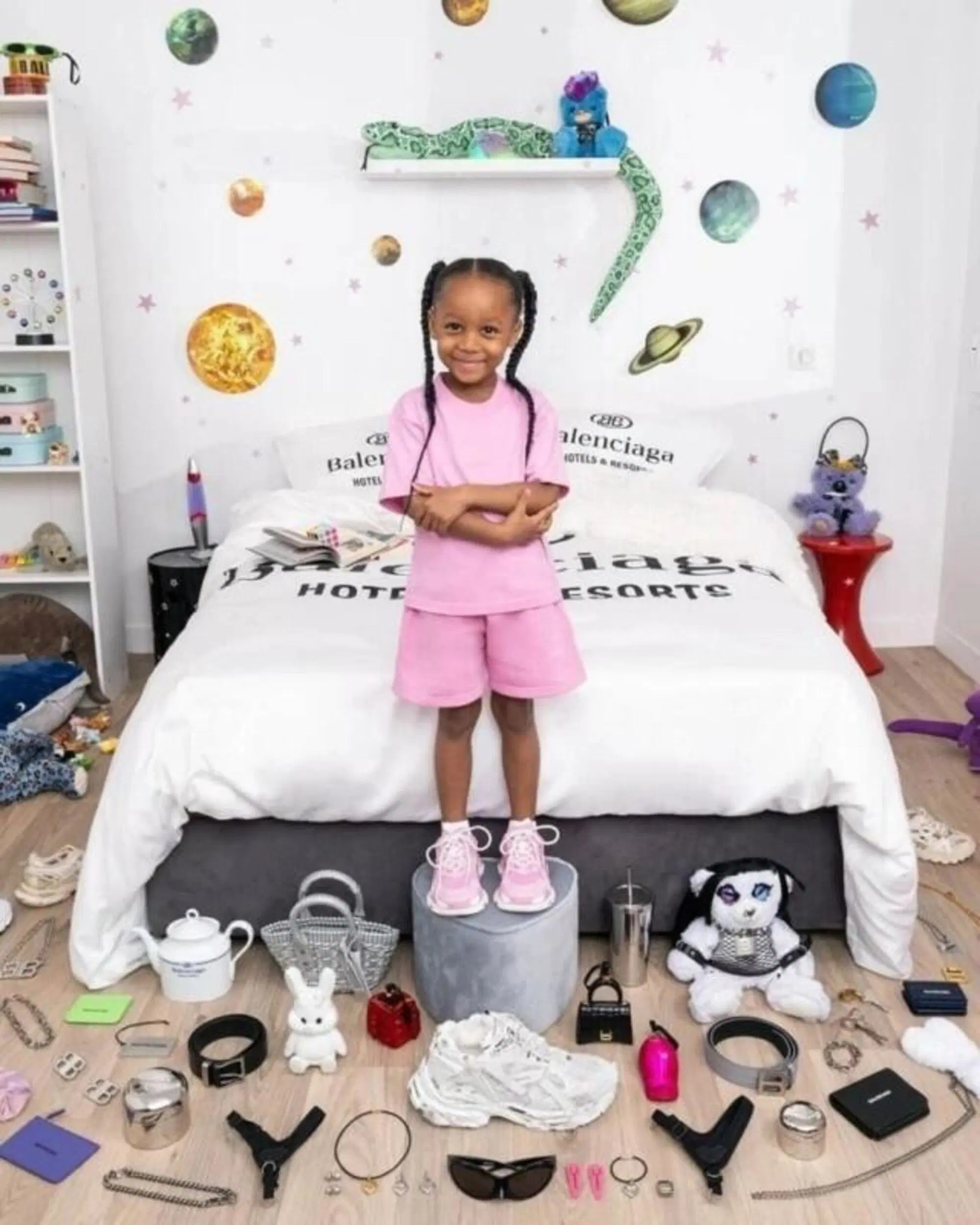 Le foto di Gabriele Galimberti per Balenciaga