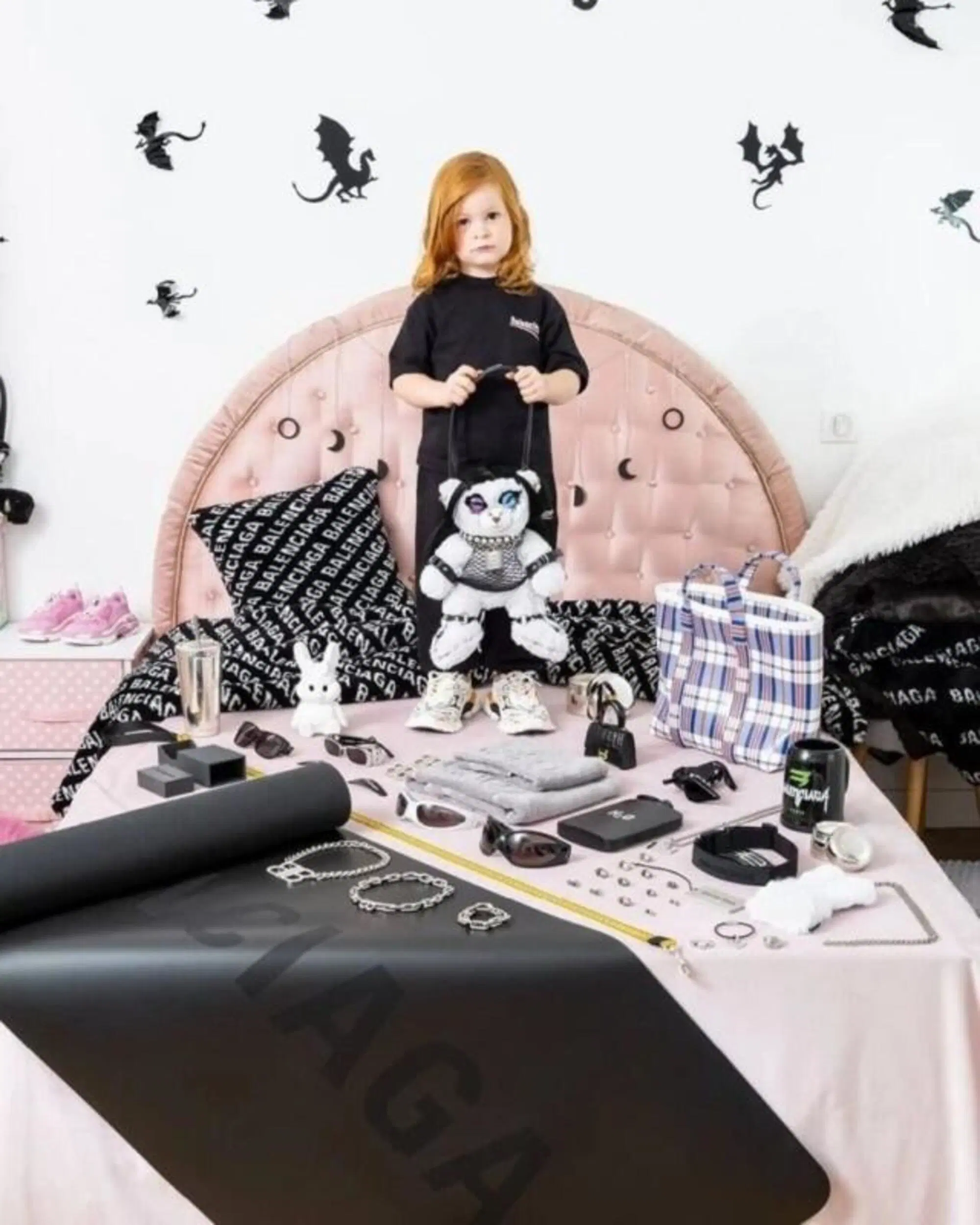 Le foto di Gabriele Galimberti per Balenciaga