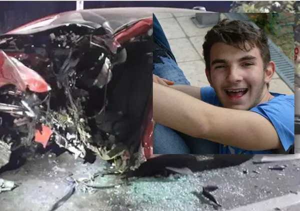 Finge di laurearsi e si schianta con la sua auto. L'ennesimo suicidio? Il problema &egrave; l'annullamento dell'io