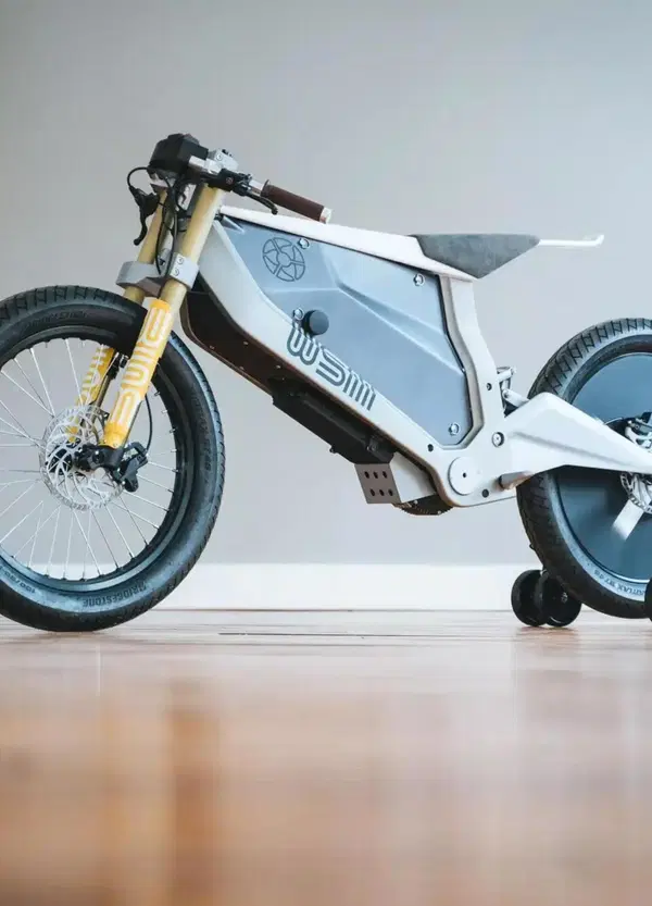 Walt Siegl colpisce ancora: ecco la concept elettrica che unisce moto ed e-bike
