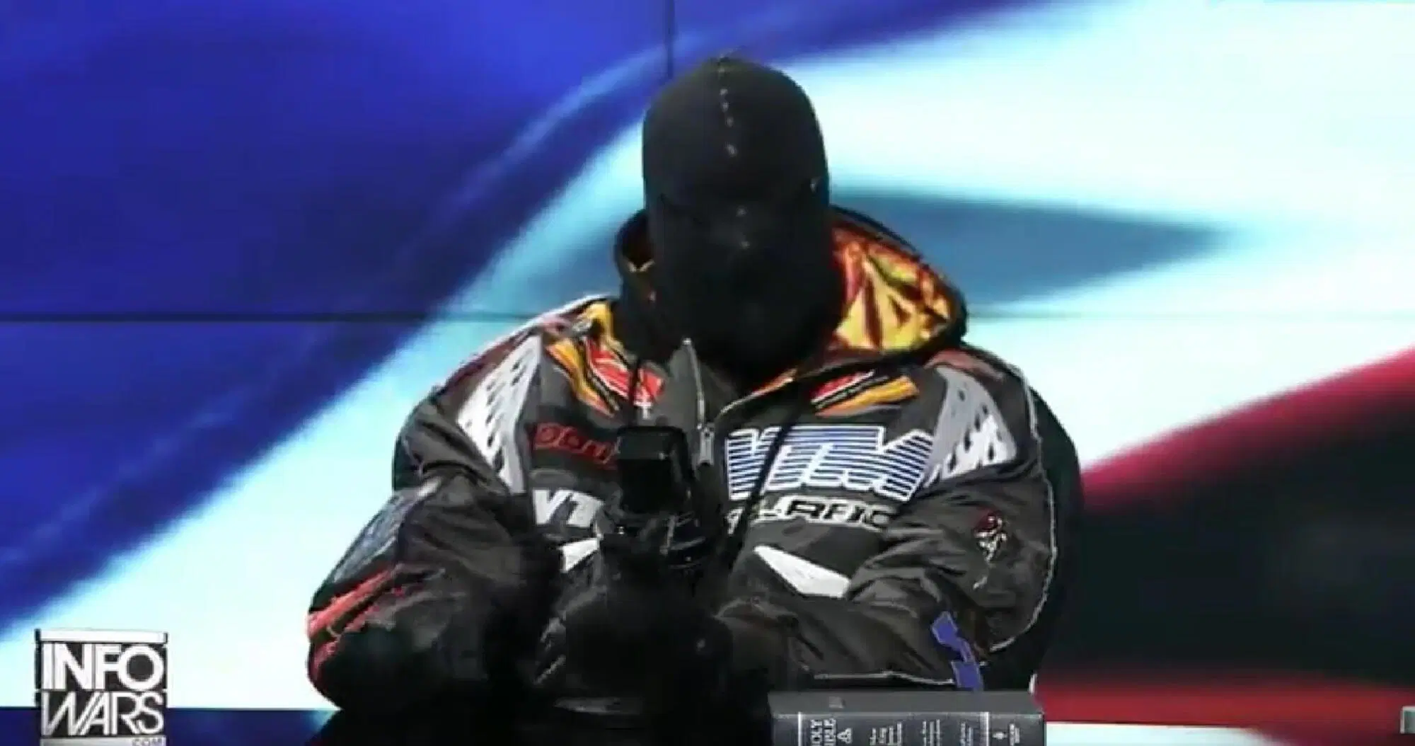 Kanye West durante l'intervista a Infowar