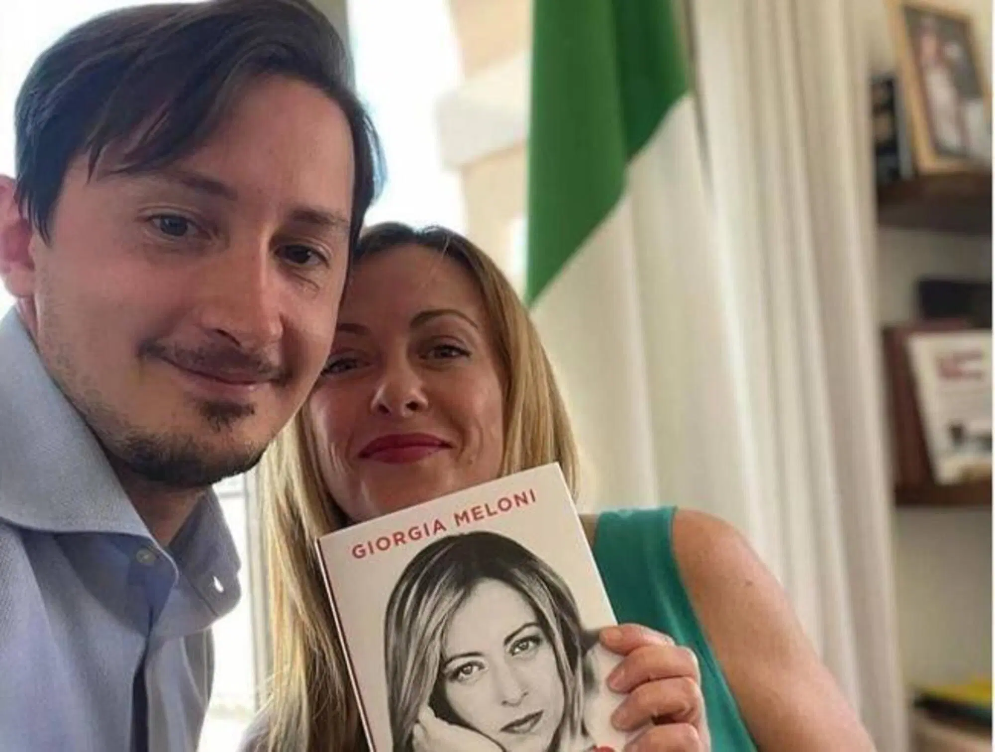 Giorgia Meloni con Tommaso Longobardi, l'esperto di comunicazione di Fratelli d'Italia